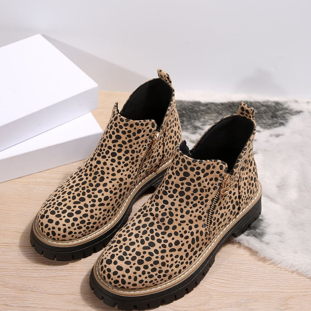 Women's Leopard Print Pointed Toe Ankle Boots - Chunky Low Heel Fashion Boots with Front Zipper