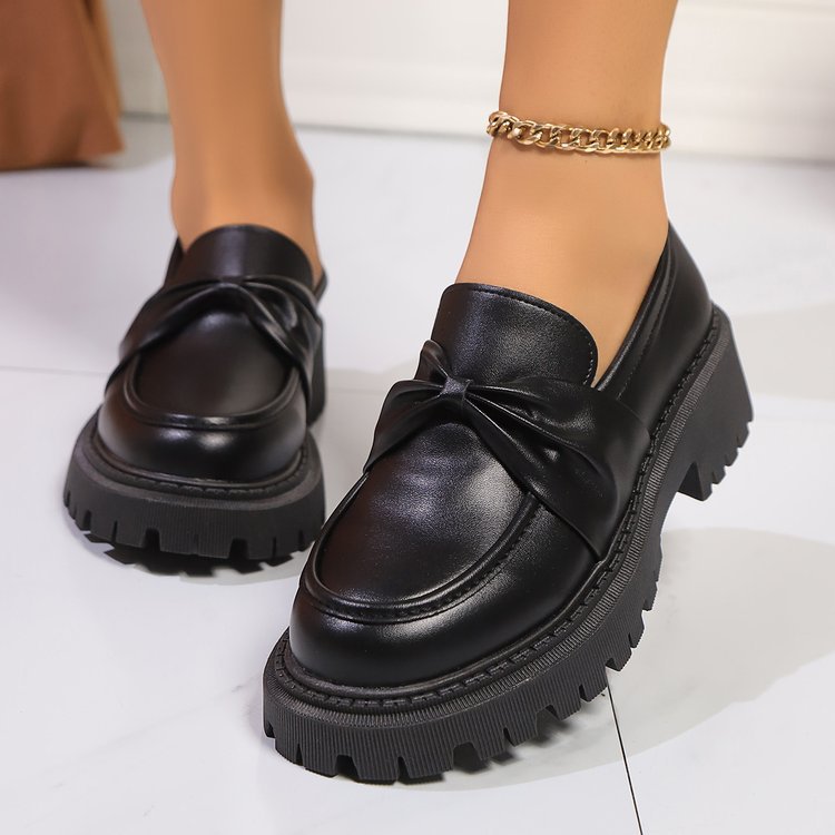 Women's Retro Round-Toe Chunky Heel Patent Leather Loafers | Slip-On Block Heel Shoes