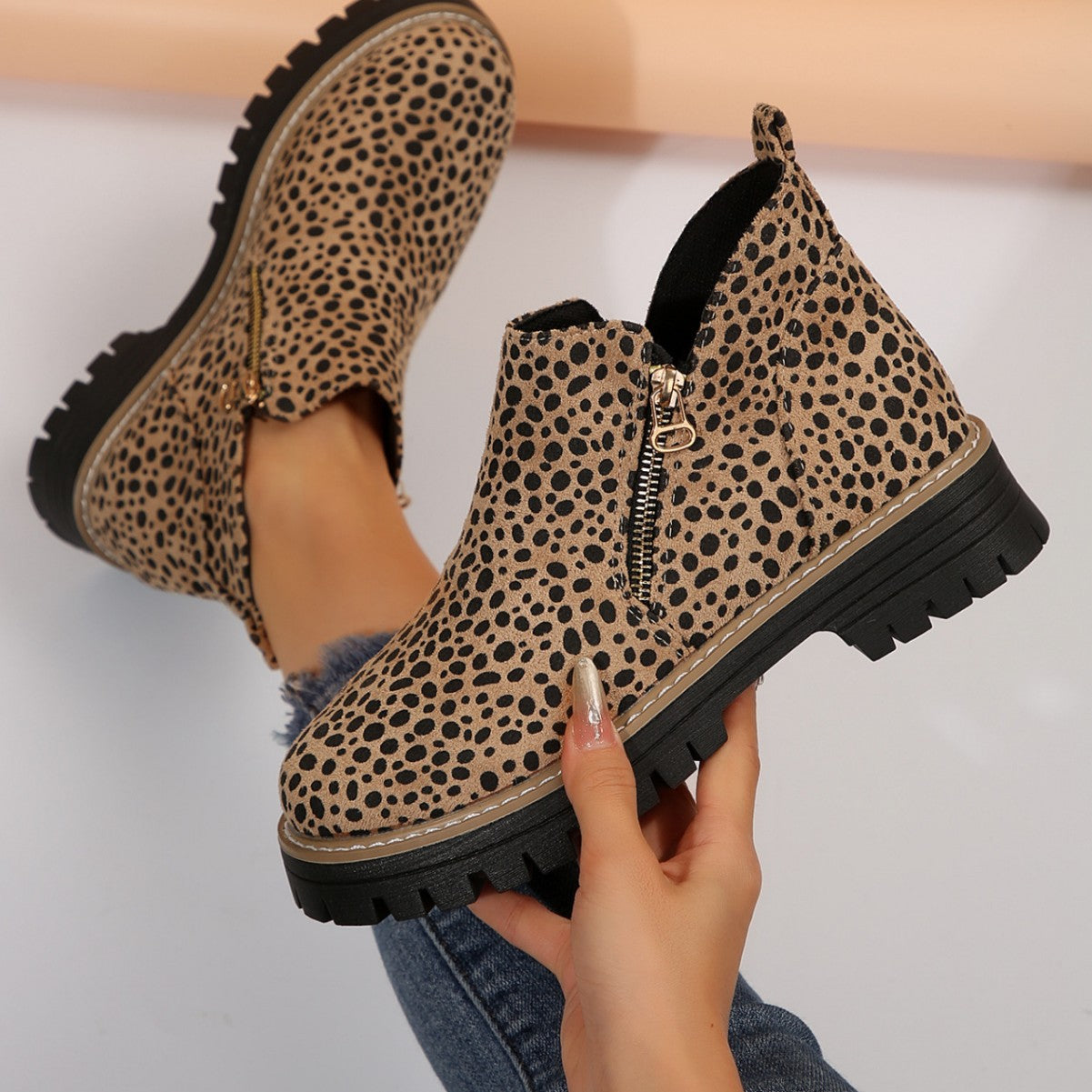 Women's Leopard Print Pointed Toe Ankle Boots - Chunky Low Heel Fashion Boots with Front Zipper