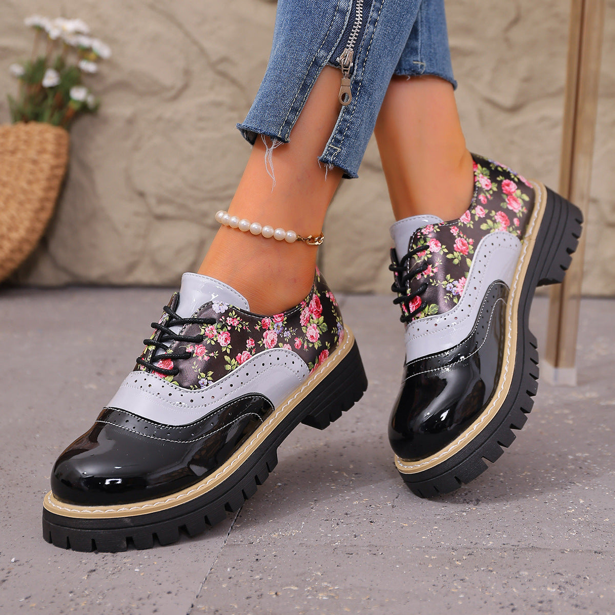 Women's Chunky Heel Lace-Up Casual Fashion Shoes | Black & Beige